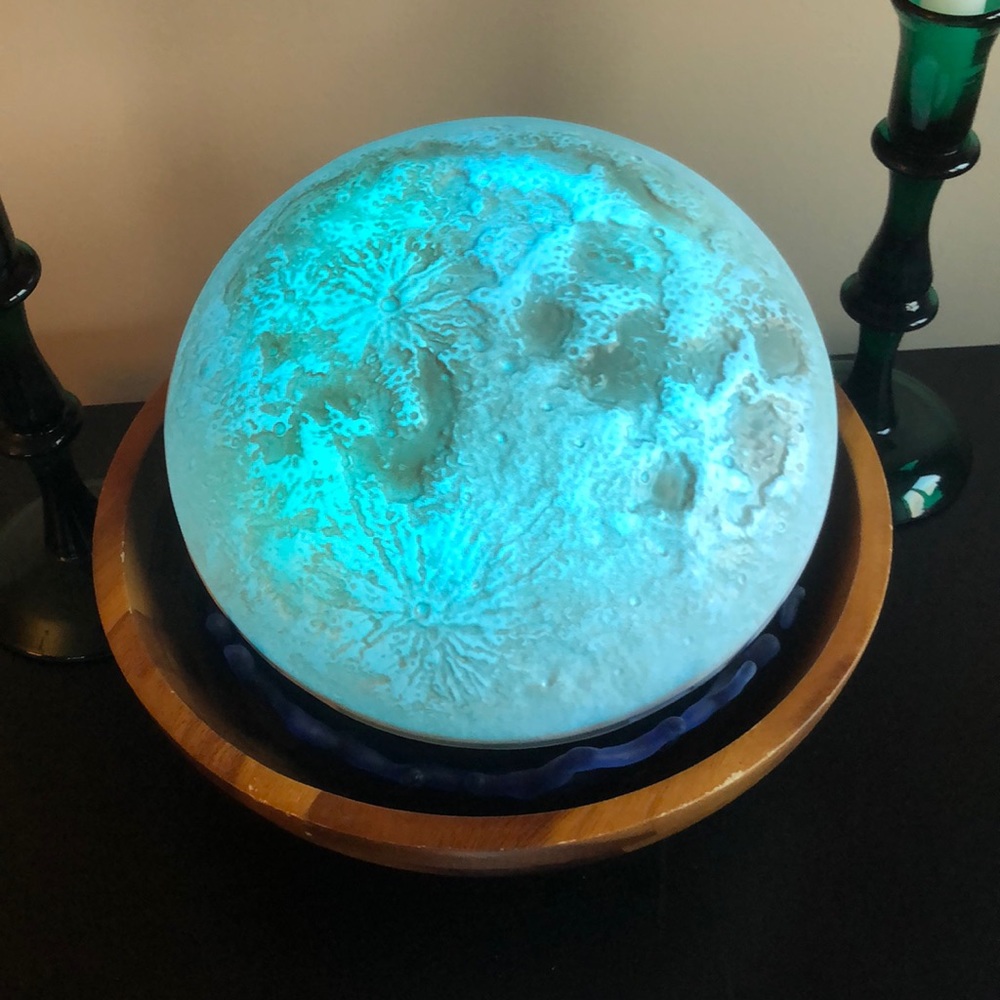 LED Moon - Picture 2 of 4